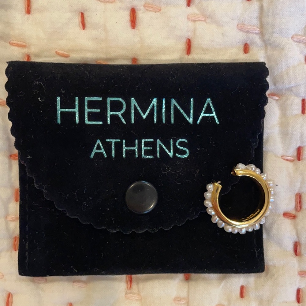 Hermina Pearl ear cuff